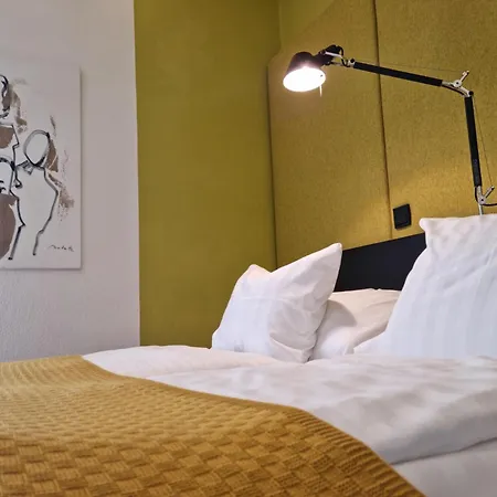 Апартаменти Gemuetliche In Geidorf Mit Garten- Grazer Dom-naehe By Interhome Грац