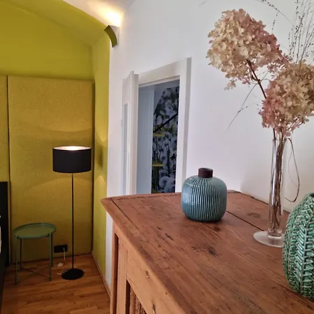 Апартаменти Gemuetliche In Geidorf Mit Garten- Grazer Dom-naehe By Interhome *