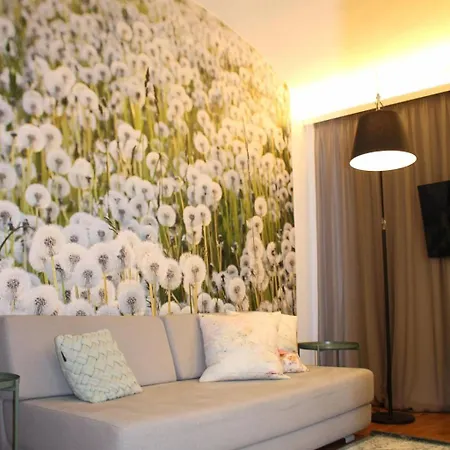 Gemuetliche In Geidorf Mit Garten- Grazer Dom-naehe By Interhome * Грац