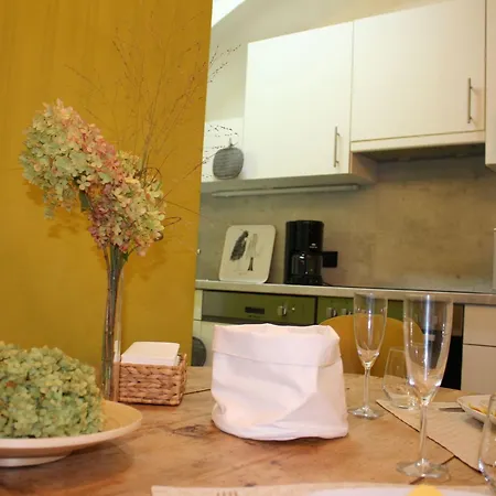 Gemuetliche In Geidorf Mit Garten- Grazer Dom-naehe By Interhome * Грац