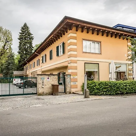 Gemuetliche In Geidorf Mit Garten- Grazer Dom-naehe By Interhome Грац