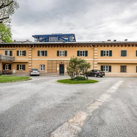 Апартаменти Gemuetliche In Geidorf Mit Garten- Grazer Dom-naehe By Interhome *